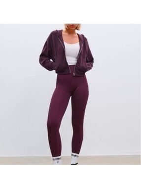 Converse | Maroon Leggings